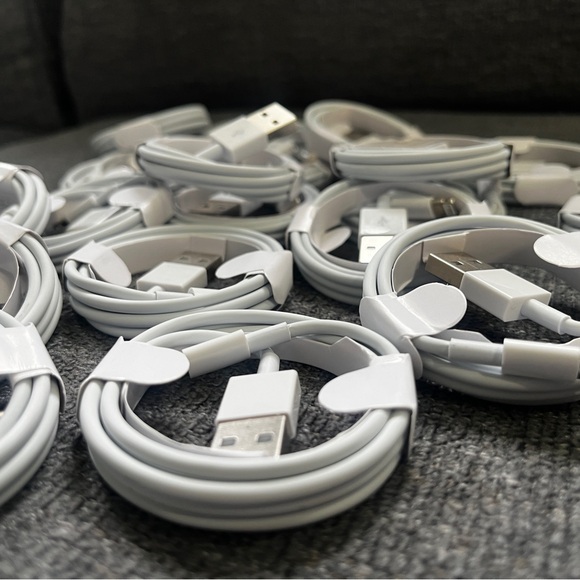 Brand New iPhone Chargers - Picture 1 of 3